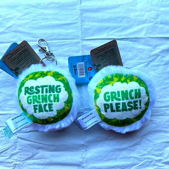 NWT. Set of 2 Grinch keychains. Holiday themed. - Picture 2 of 2